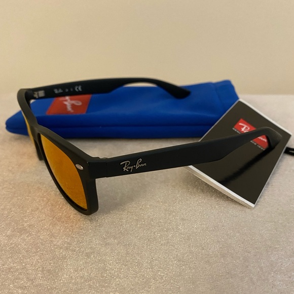 Ray-Ban Classic Wayfarer Gradient Sunglasses in Kids Junior size!! - Picture 2 of 7